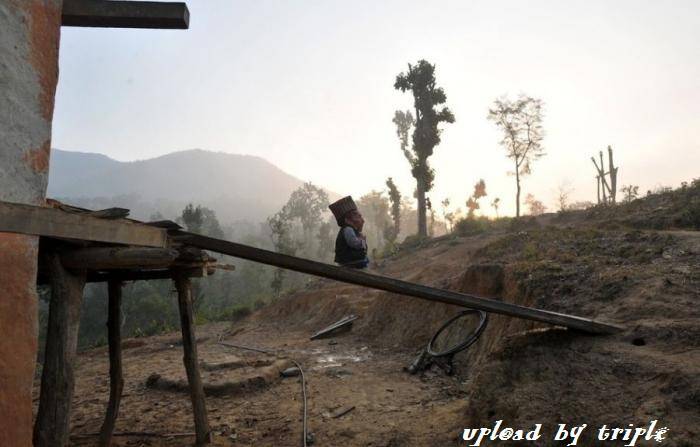 單頭身 超矮人 [18P]