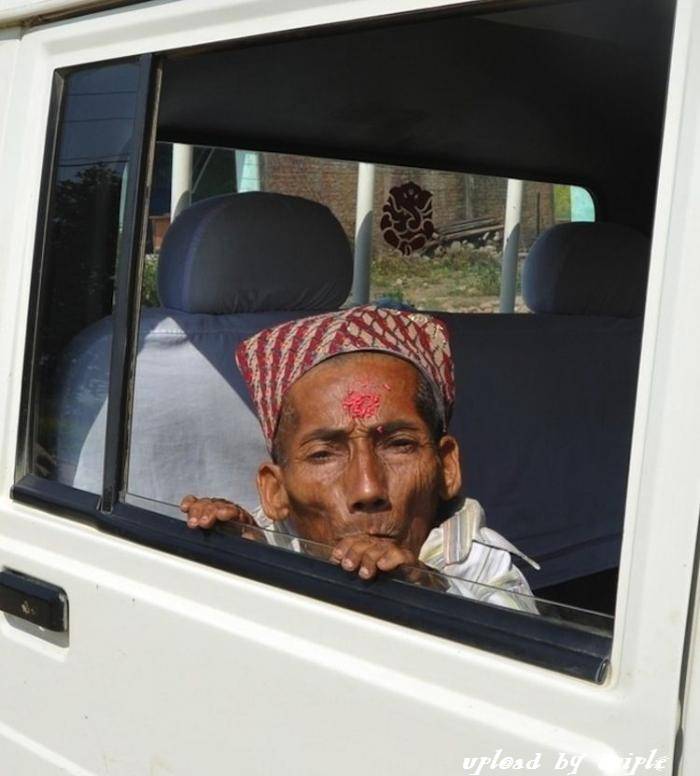 單頭身 超矮人 [18P]