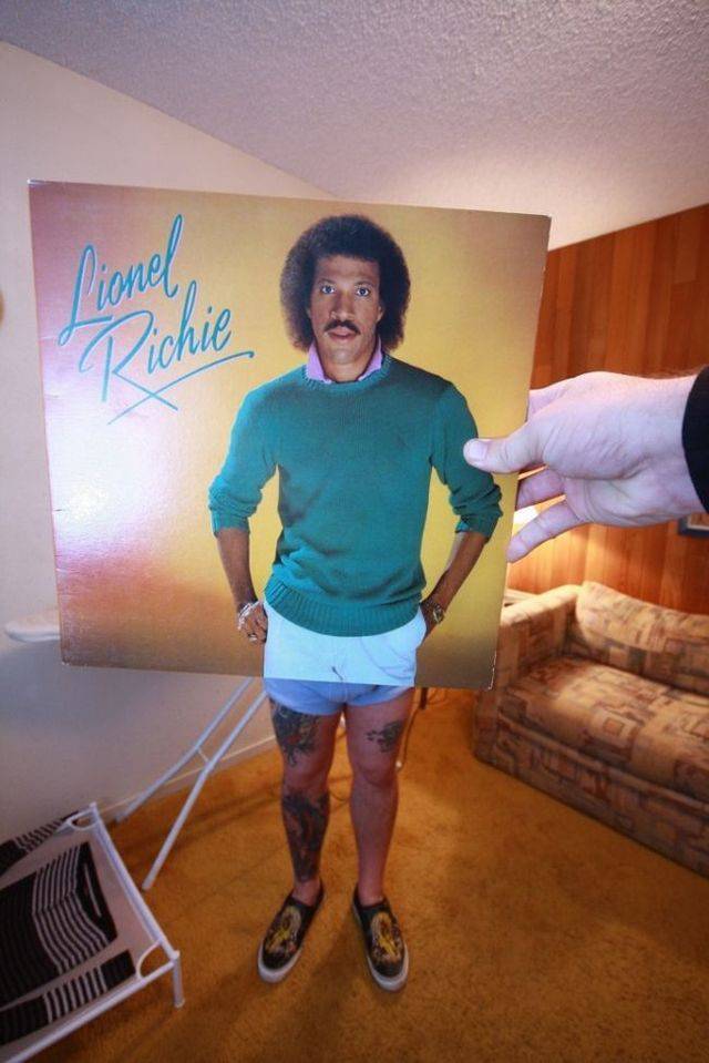 Sleeveface - zabawa z okładkami płyt #5 12