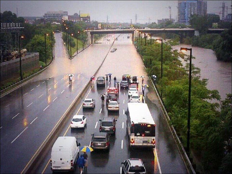962x722 Toronto pod wodą 27