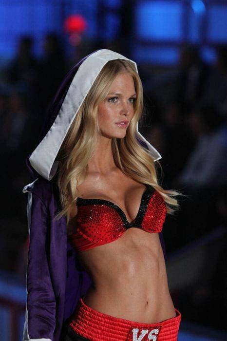 Pokaz bielizny Victoria's Secret 2010 44