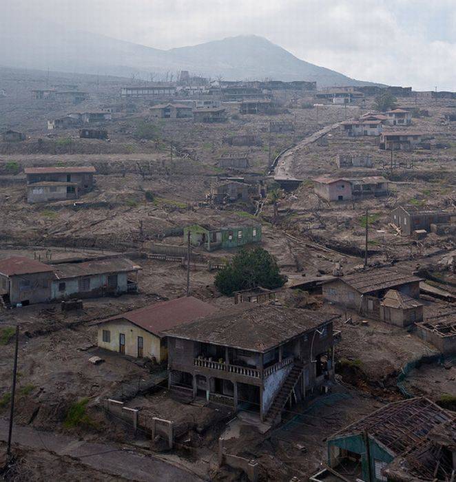 Miasto po erupcji wulkanu 25