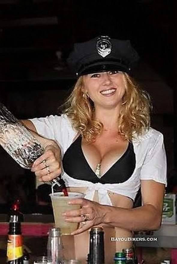 Seksowne barmanki 18