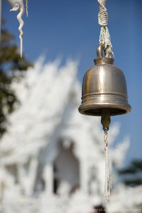 Biała świątynia Wat Rong Khun 29
